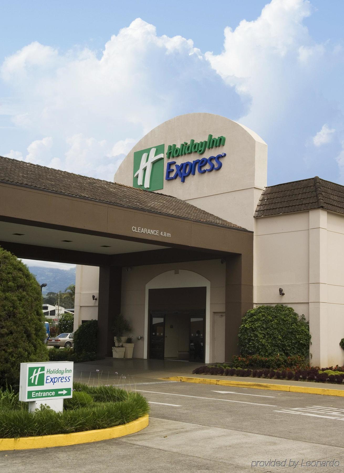 Holiday Inn Express San Jose Airport, An Ihg Hotel Alajuela Ngoại thất bức ảnh