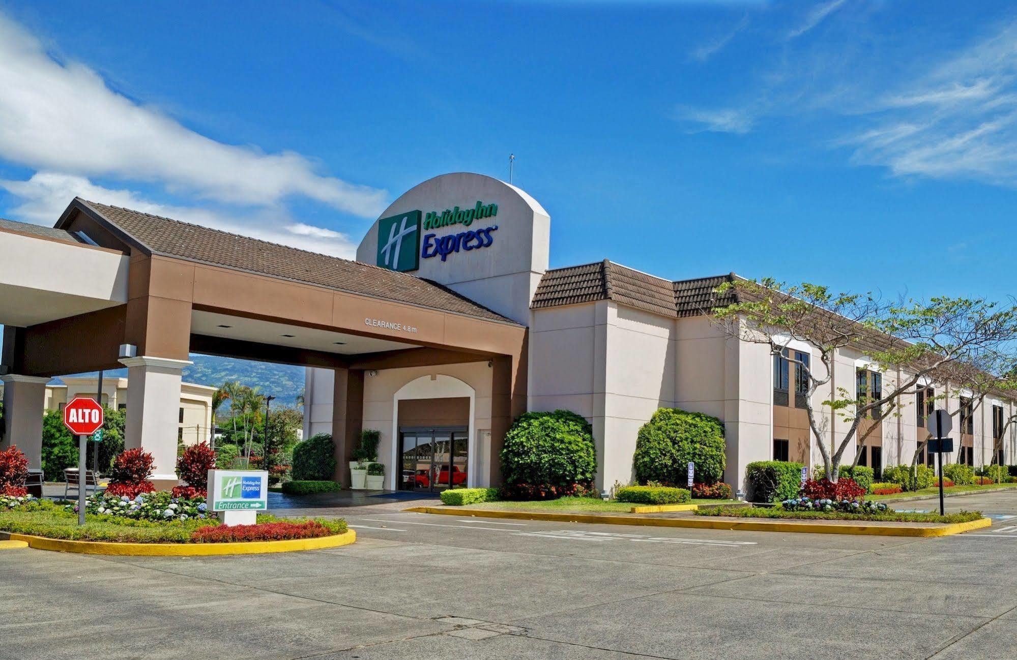 Holiday Inn Express San Jose Airport, An Ihg Hotel Alajuela Ngoại thất bức ảnh